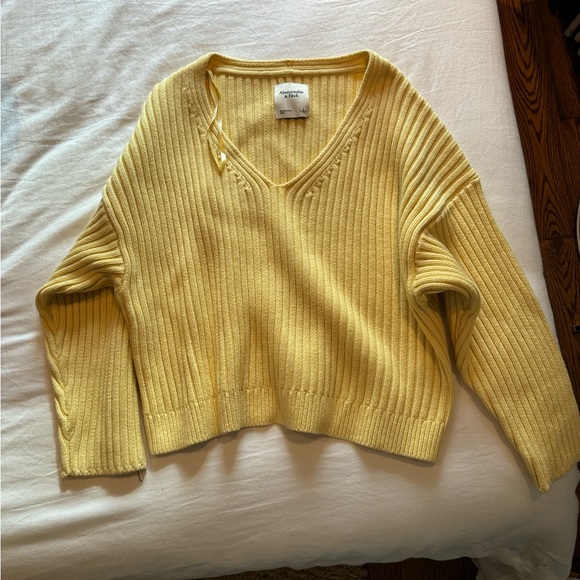 Yellow Abercrombie vneck sweater - Picture 5 of 8